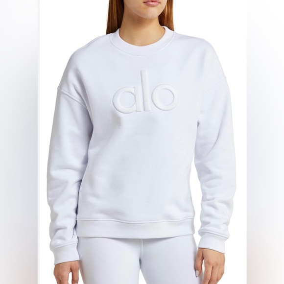 ALO Yoga Tops - NWT Alo Yoga Renown Emblem Crew Neck Pullover Oversized White Size M
